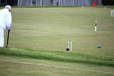 Paul Schofield (C) tries to get black through 3-back